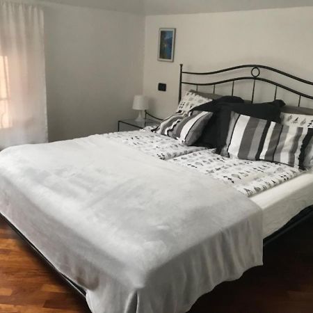 Antico Borgo Apartment Desenzano del Garda Exterior foto