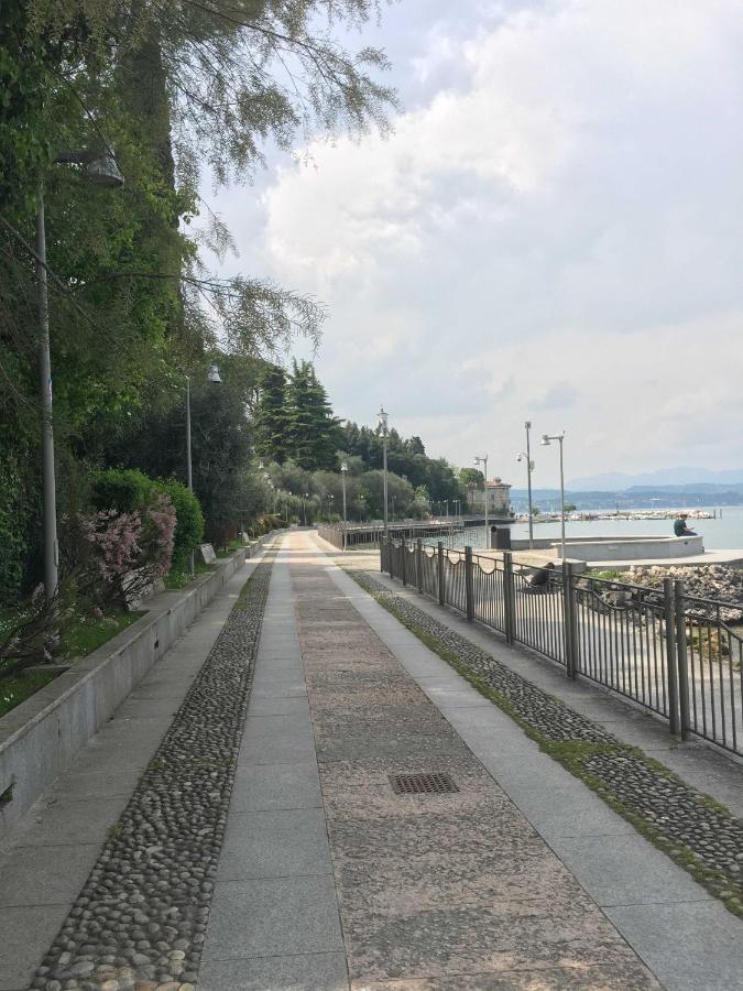 Antico Borgo Apartment Desenzano del Garda Exterior foto
